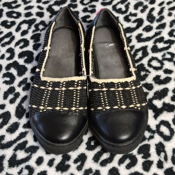 Taryn Rose Slip On Woven Lace Shoe - Picture 1 of 12